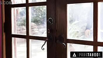 Pure Taboo 18χρονη Kyler Quinn καλυμμένη σε σπέρμα κατά τη διάρκεια πρωτοβουλίας σεξουαλικού τάγματος 3 ατόμων