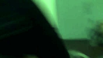 Vixxen tuntee syvät tunteet kovan naamaimun ja aurauksen aikana