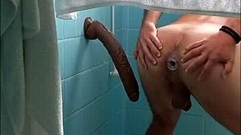 Αναλ διάταση με ακραίο πρωκτικό plug και squirting creampie