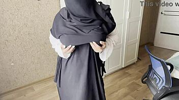 Muslim Teen 18+ Masturbates Wet in Hijab