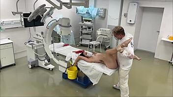 surveillance cam catches fake doctor banging bubble butt patient