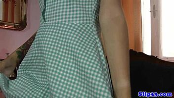 Stunning Teen 18+ Seduces Old Man for a Deep Creampie in Stockings.