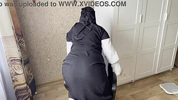 Muslim Teen 18+ Masturbates Wet in Hijab