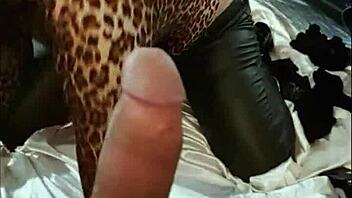 i’m obsessed with french amateur rimming in black leather pants!