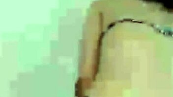 E Trang Nguyen accidentally reveals her ass during a web chat bath