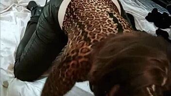 i’m obsessed with french amateur rimming in black leather pants!