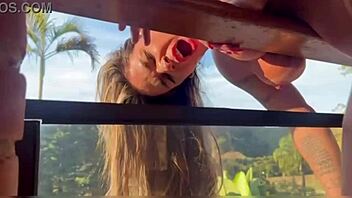 casada esperou o marido ir trabalhar pra fuder com o caseiro