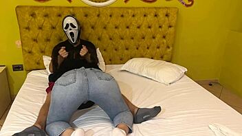 Ghostface gets Halloween blowjob