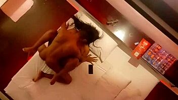 young colombian girl has orgasm from good vagina licking