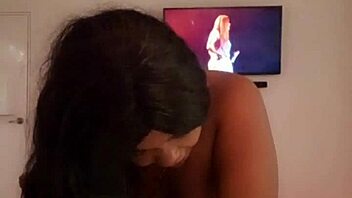 young colombian girl has orgasm from good vagina licking