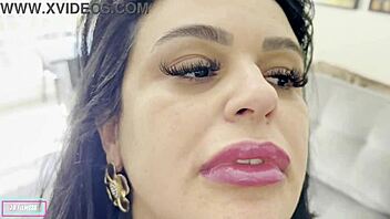 Dona de casa se esgueira para encontrar amante secreto hoje.