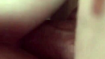 domače jebanje z dekletom v spalnici sočna pička amaterki