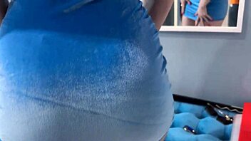 Aquapark Pickup Turns to Quick Locker Room Doggy Fuck