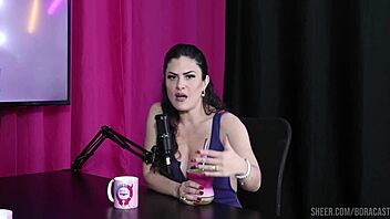 Amanda Smell Works as Glamour Escort