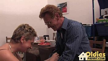 altes ehepaar says, 'fuck my big tits in hd!'