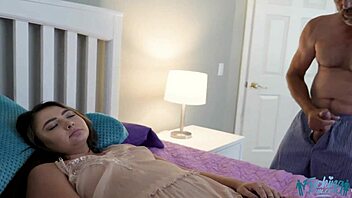 Dakota Knight Rides Pussy