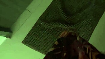 mi hermanastra me vio masturbarme y cumplio mi fantasia de follar