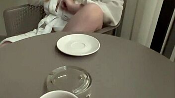 yo, this delivery guy with huge dick bangs juicy actress till he fills her up! 🔥