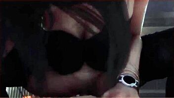 A woman endures strong thrusts in this 3d animated scene.