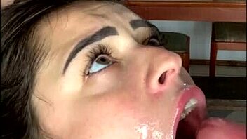 Damn! Housewife Slut Seduces Plumber for Quick Face Fuck!