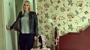 Германски скаут взема милф Карли за грубо улично чукане