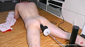 British amateurs Mike and Black Mama try extreme pleasure with fucking machine