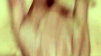 First Squirting Extreme Wet Pussy Orgasm!