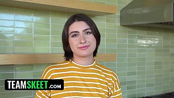 Arab Girl in Hijab Masturbates for Boyfriend