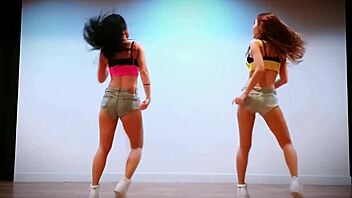 Check out this ultimate Waveya dance compilation!