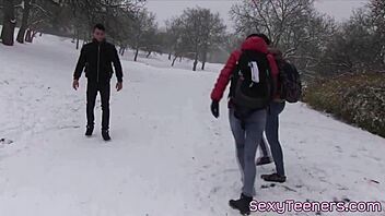 I love pussy in this threeway