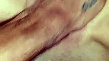 First Squirting Extreme Wet Pussy Orgasm!