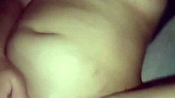 hermanastra despierta con ganas de que meta mi pene hasta el fondo de su vagina