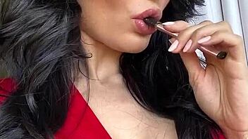 Girl says, 'fingering my pussy till orgasm'