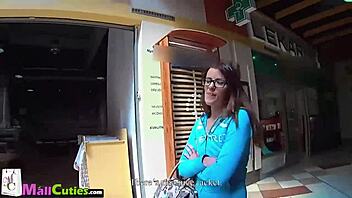 mallcuties features amateur czech girls banging on streets