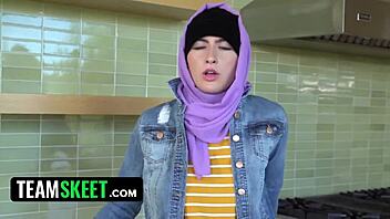 Arab Girl in Hijab Masturbates for Boyfriend