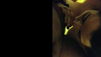 Esta rica peli roja blanca le gusta el anal