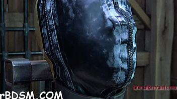 This hardcore video features the code xv-4919a58e3985391be0fbcf240358b2fe