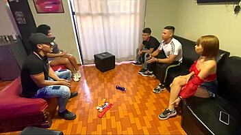 orgia bisexual gay con dos chicas y tres chicos in gangbang