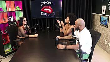 safada mostra os peitos depois de falar sobre gang bang e dp, tifany rocha