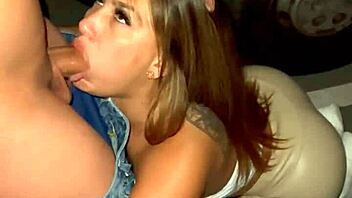 Ninfomana Goes Wild and Bangs First Guy in Public Parking