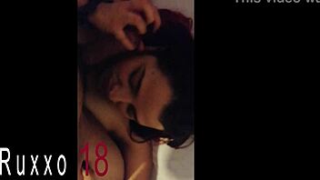 Esta rica peli roja blanca le gusta el anal