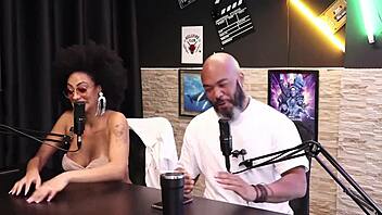 safada mostra os peitos depois de falar sobre gang bang e dp, tifany rocha