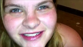 Συλλογή Κρεμασμάτων με Απελπισμένες Νεαρές και Τεράστιες Φορτίσεις στο Πρόσωπο