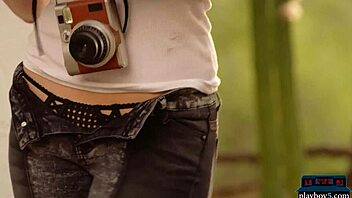 Naturally curvy blonde milf babe taking selfies outdoor!