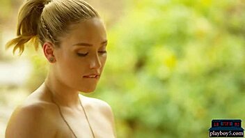 Naturally curvy blonde milf babe taking selfies outdoor!