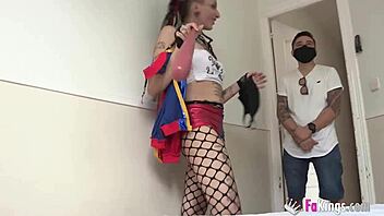 Harley Quinn cosplayer BLOWS guys on the street! OMG, so wild!