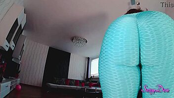 mature brunette with big ass wants hairy cunt filled up