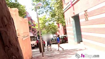 Harley Quinn cosplayer BLOWS guys on the street! OMG, so wild!