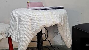 si se da cuenta que me masturbo me cogera