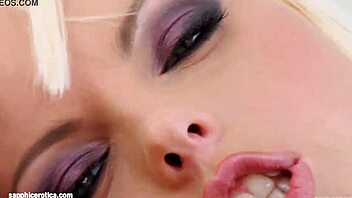 Sandra sanchez masturbates solo scene 😏